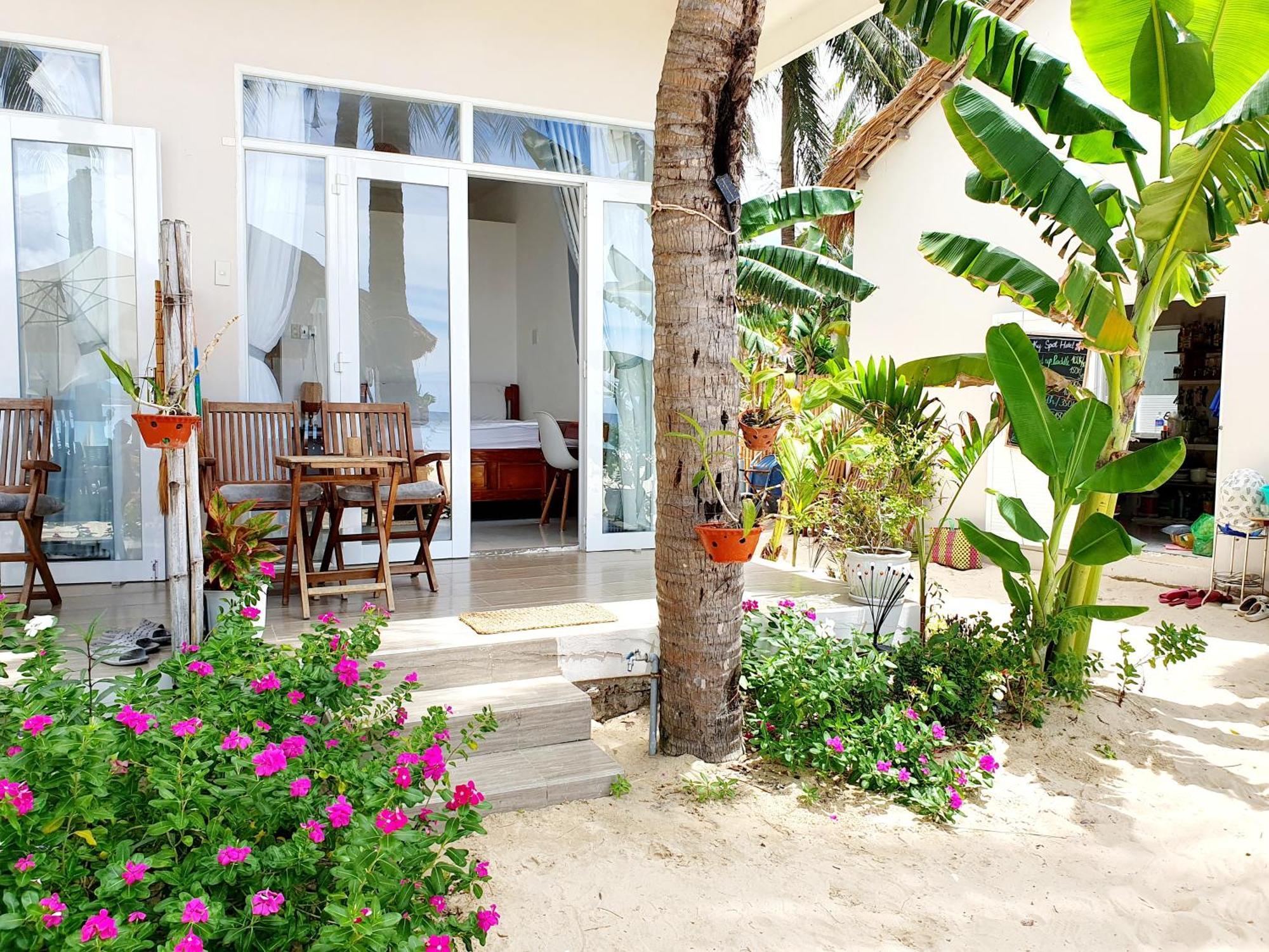 Lucky Spot Beach Bungalow Song Cau ภายนอก รูปภาพ