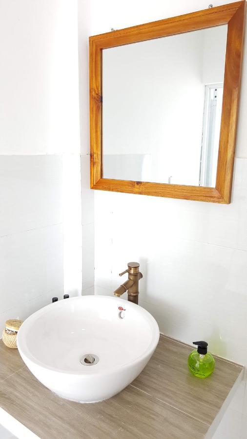Lucky Spot Beach Bungalow Song Cau ภายนอก รูปภาพ